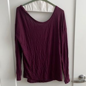 Long sleeve burgundy tee